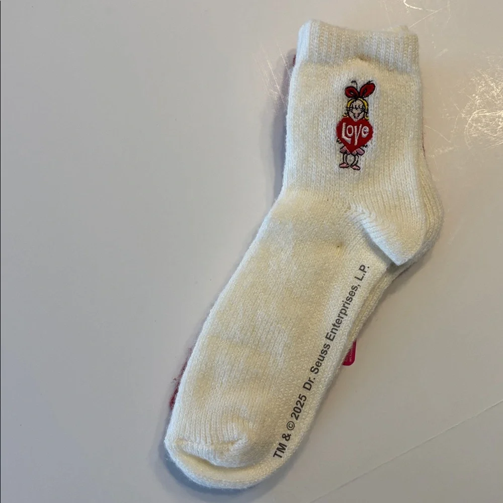 The Grinch Cindy Lou Who Heart Theme Quarter Crew Socks 2 Pack